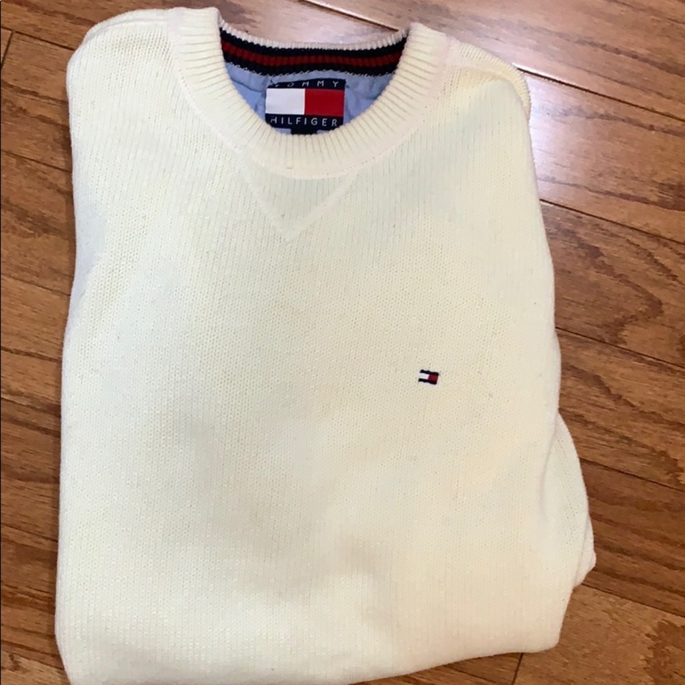 White Tommy Hilfiger sweater  Large